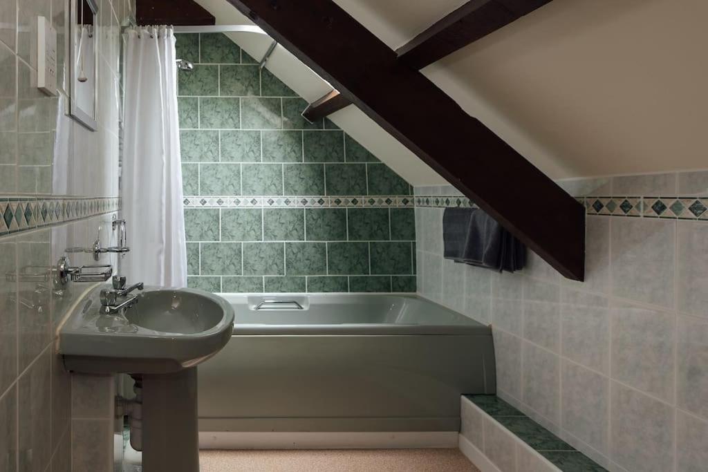 Dairy Cottage At Scolton Cottages - Indoor Pool Haverfordwest Eksteriør bilde